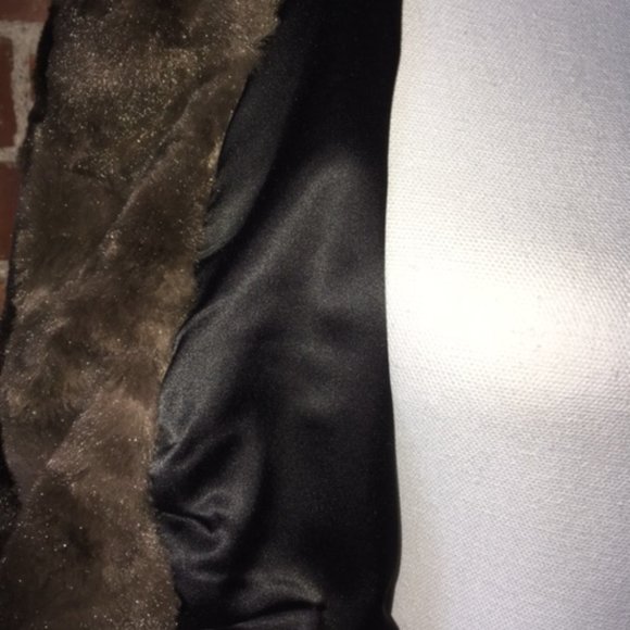 GREAT GIFT!!!! Faux Fur Cropped Jacket NWT - Picture 4 of 8